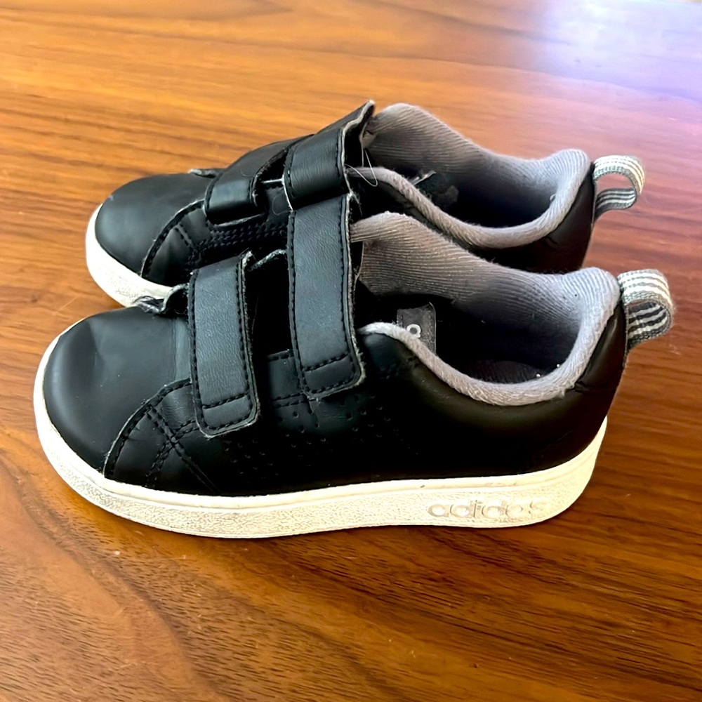 Adidas Toddler Black Size 8